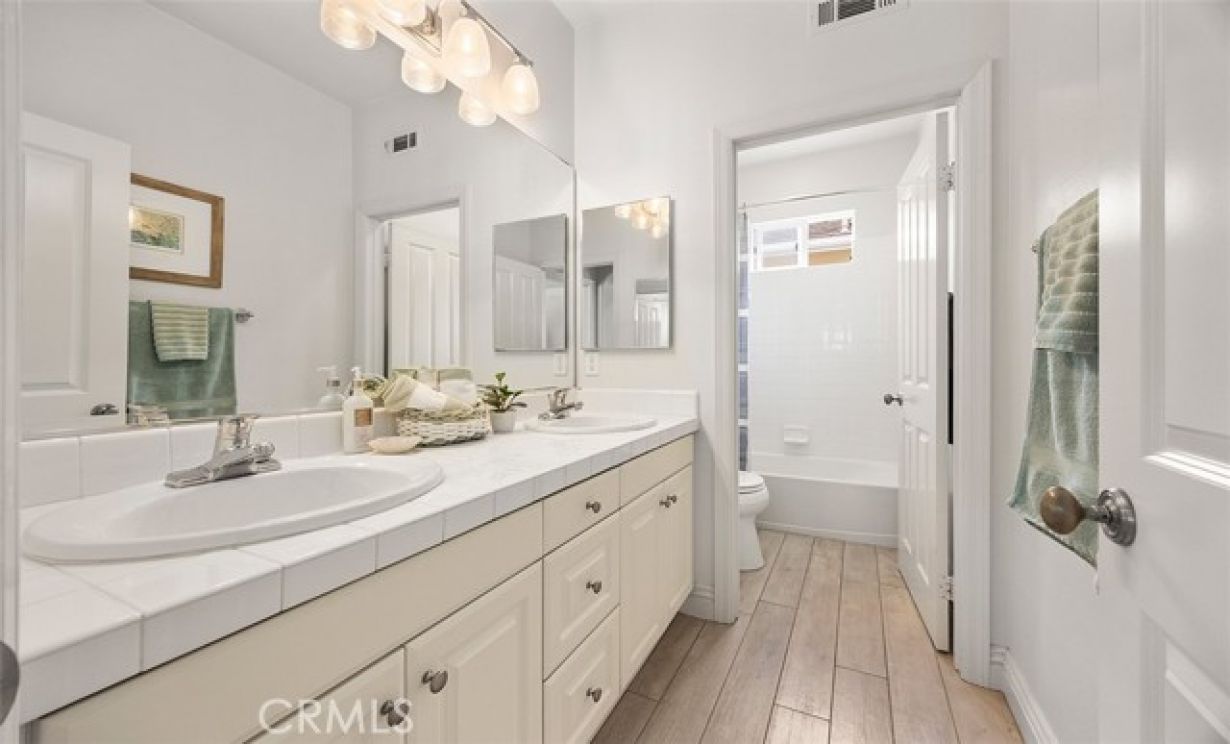 6615 Feather Drive, Huntington Beach CA: 