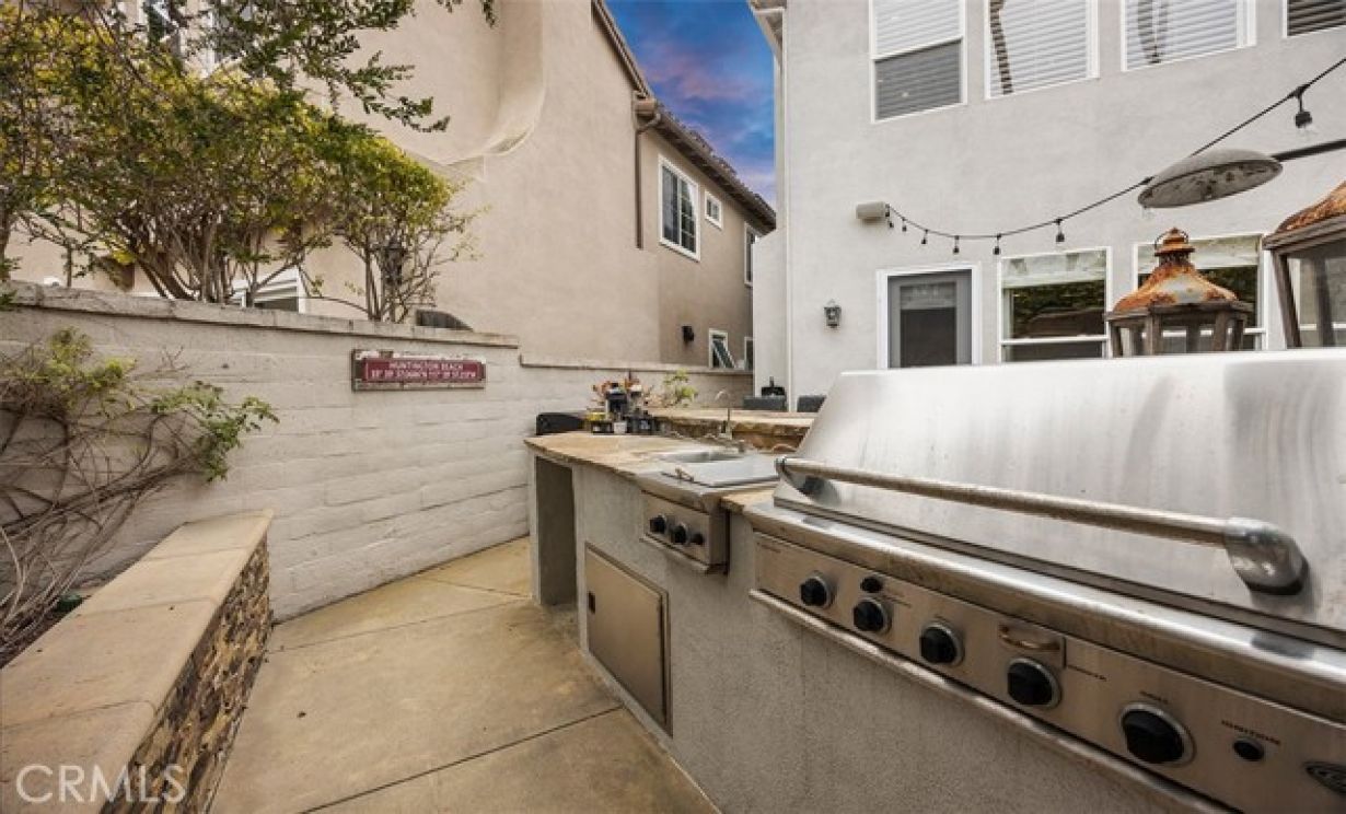 6615 Feather Drive, Huntington Beach CA: 