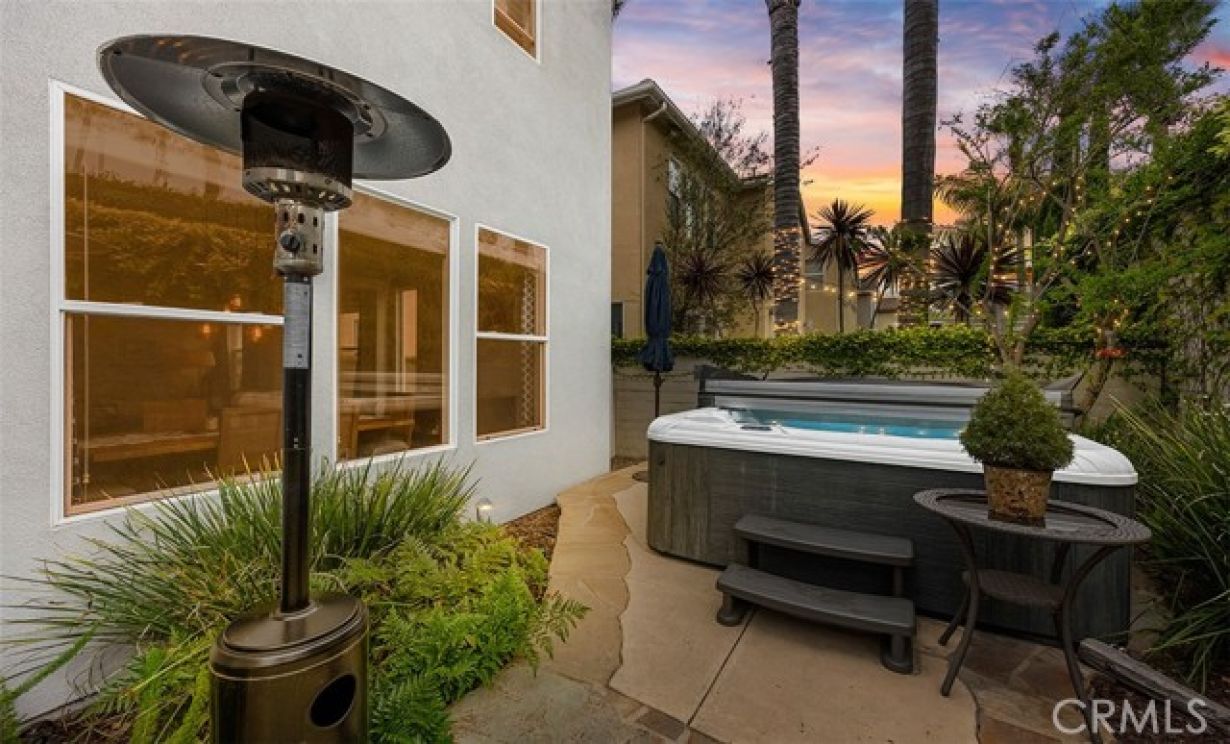6615 Feather Drive, Huntington Beach CA: 