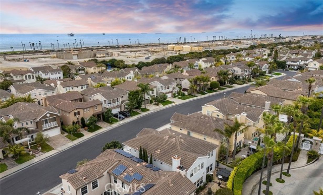 6615 Feather Drive, Huntington Beach CA: 