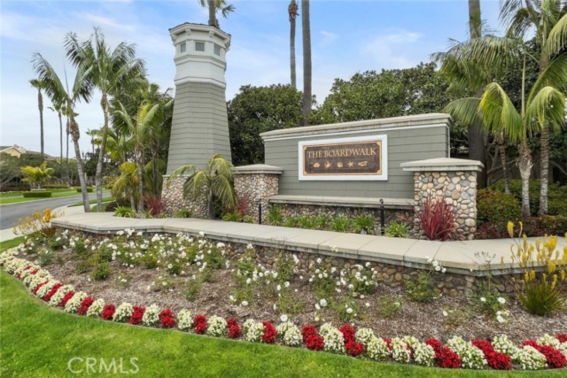 6615 Feather Drive, Huntington Beach CA: 