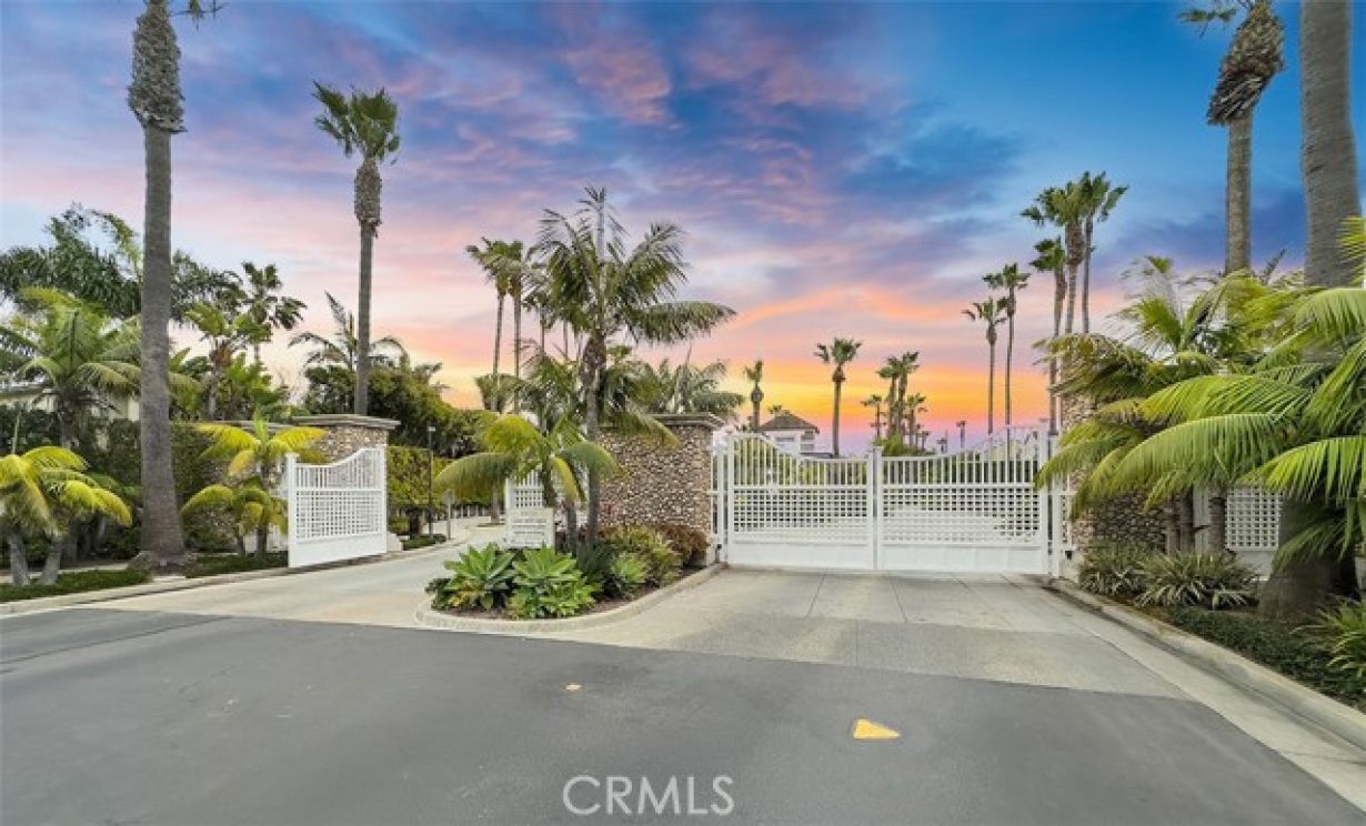 6615 Feather Drive, Huntington Beach CA: 