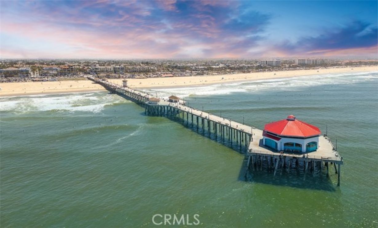 6615 Feather Drive, Huntington Beach CA: 