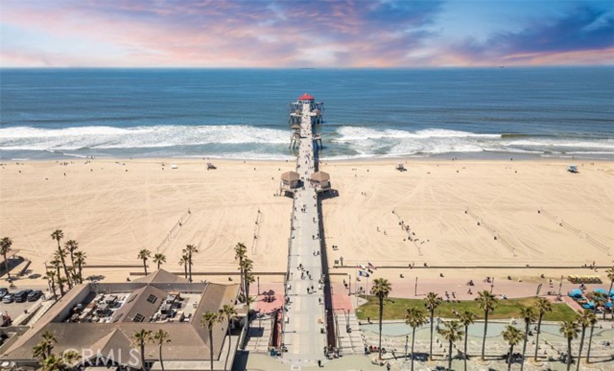 6615 Feather Drive, Huntington Beach CA: 