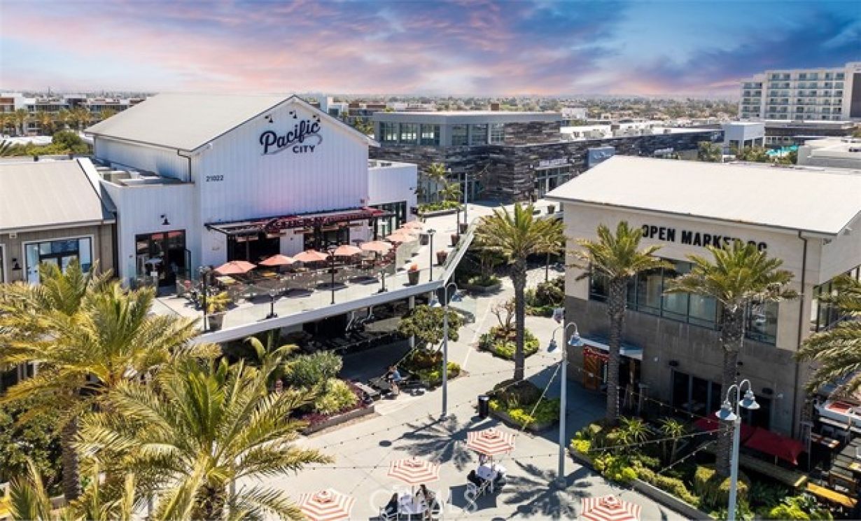 6615 Feather Drive, Huntington Beach CA: 