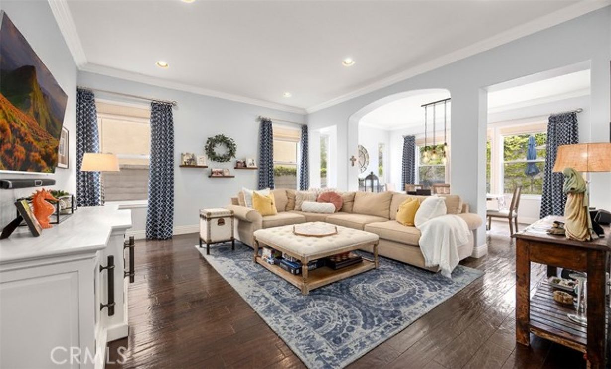 6615 Feather Drive, Huntington Beach CA: 