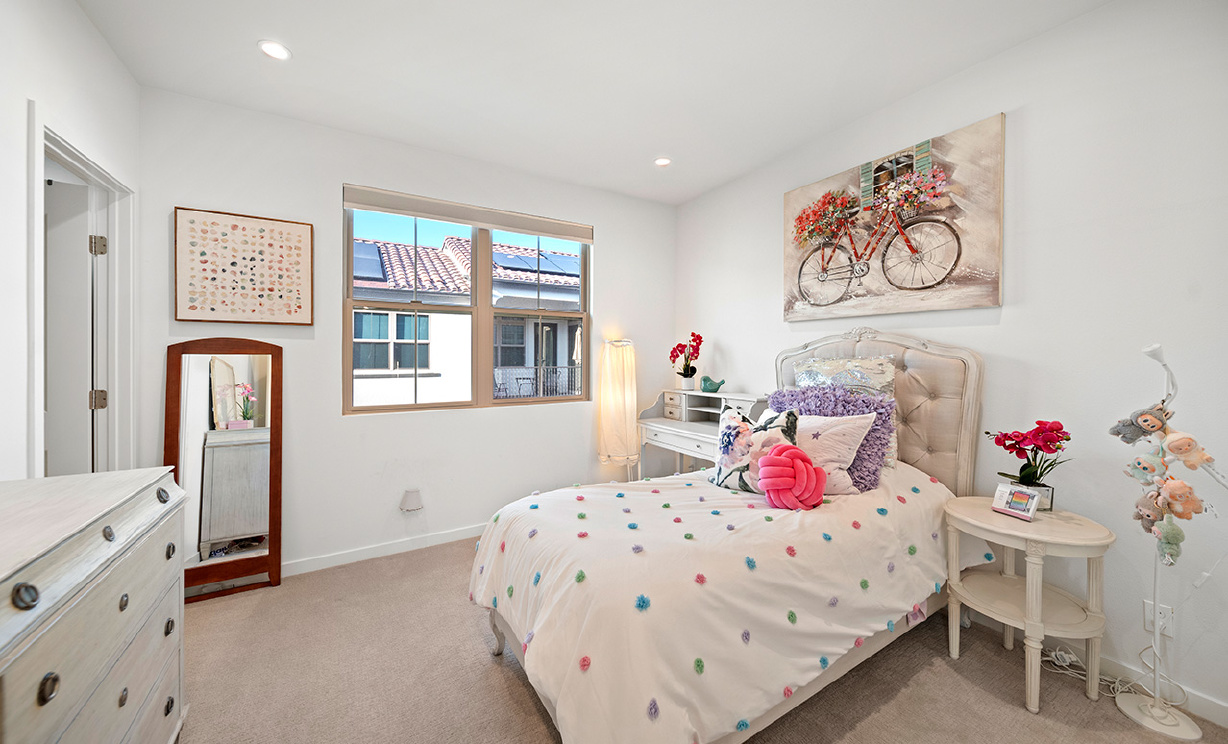 106 Sunnyside, Irvine CA: 