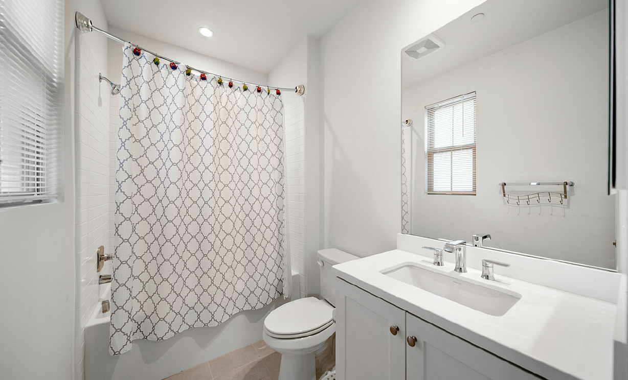 106 Sunnyside, Irvine CA: 