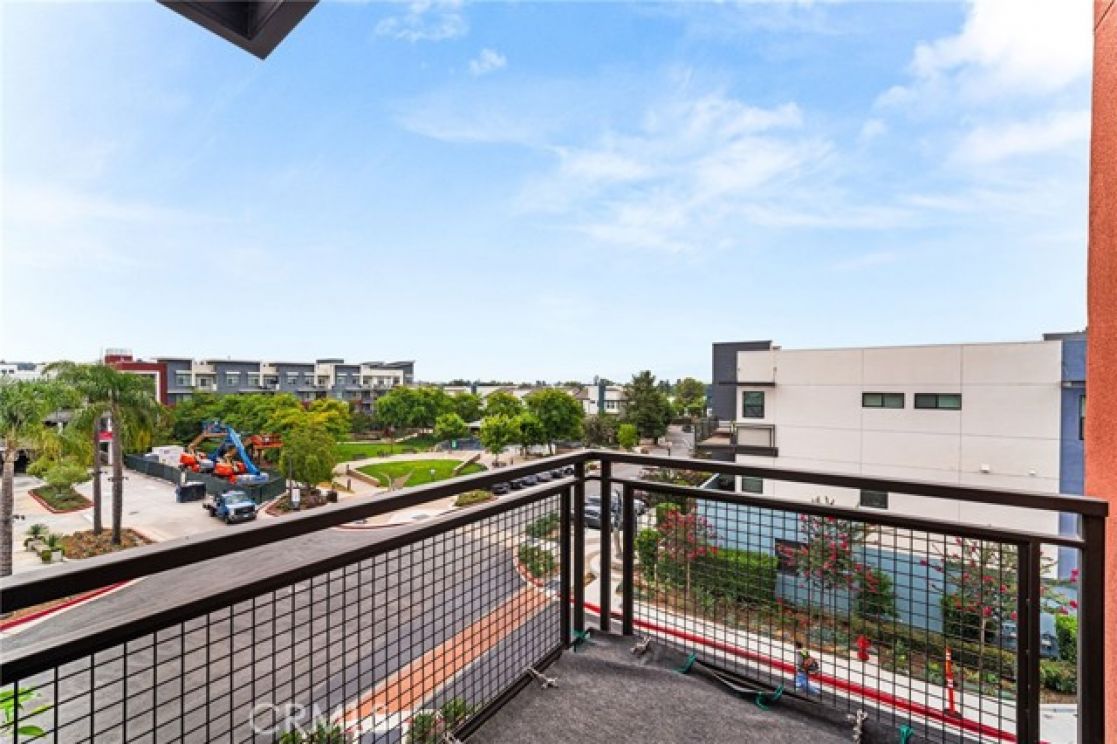 400 W Central Avenue, Brea CA: 