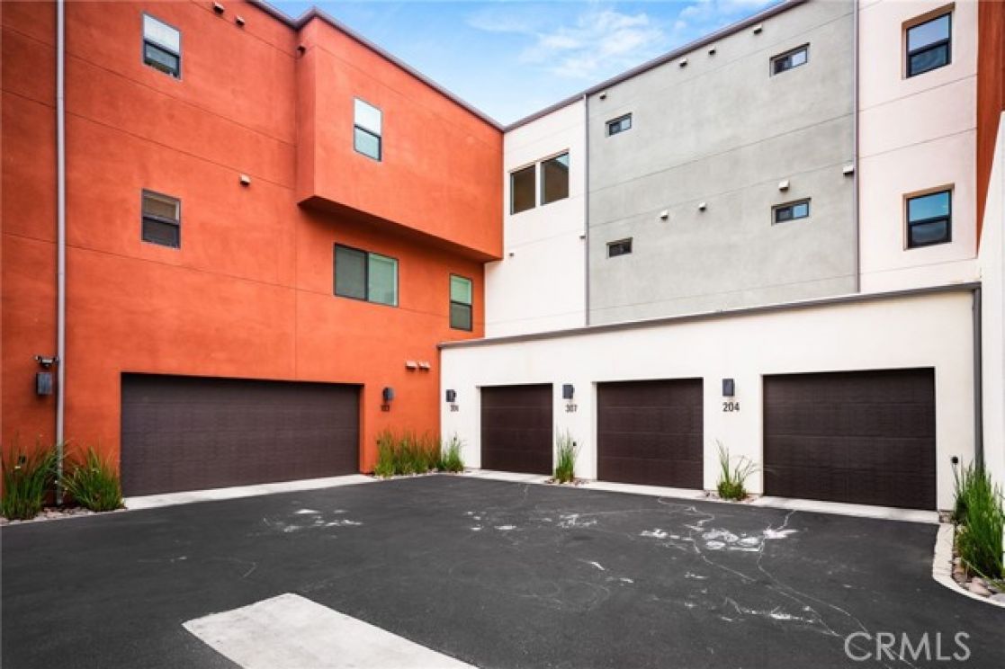 400 W Central Avenue, Brea CA: 