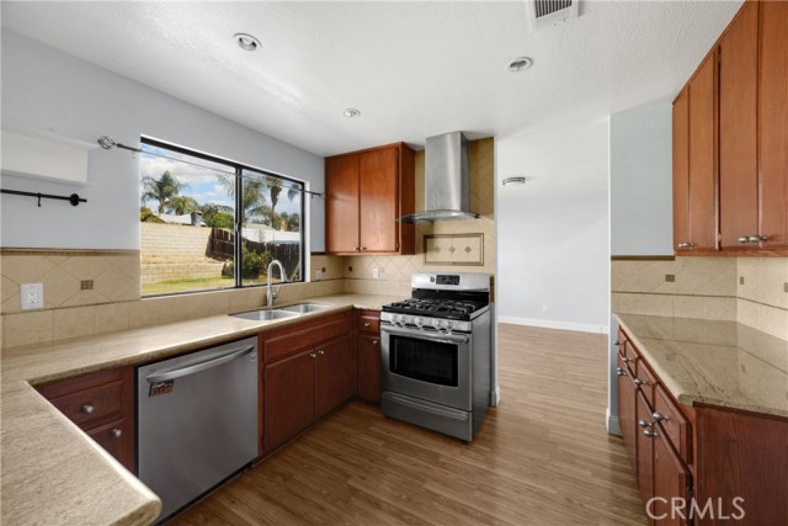 1063 W Long Beach Drive, Colton CA: 