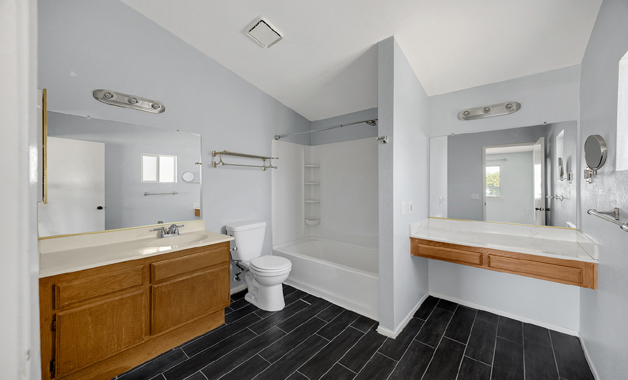 1063 W Long Beach Dr, Colton CA: 