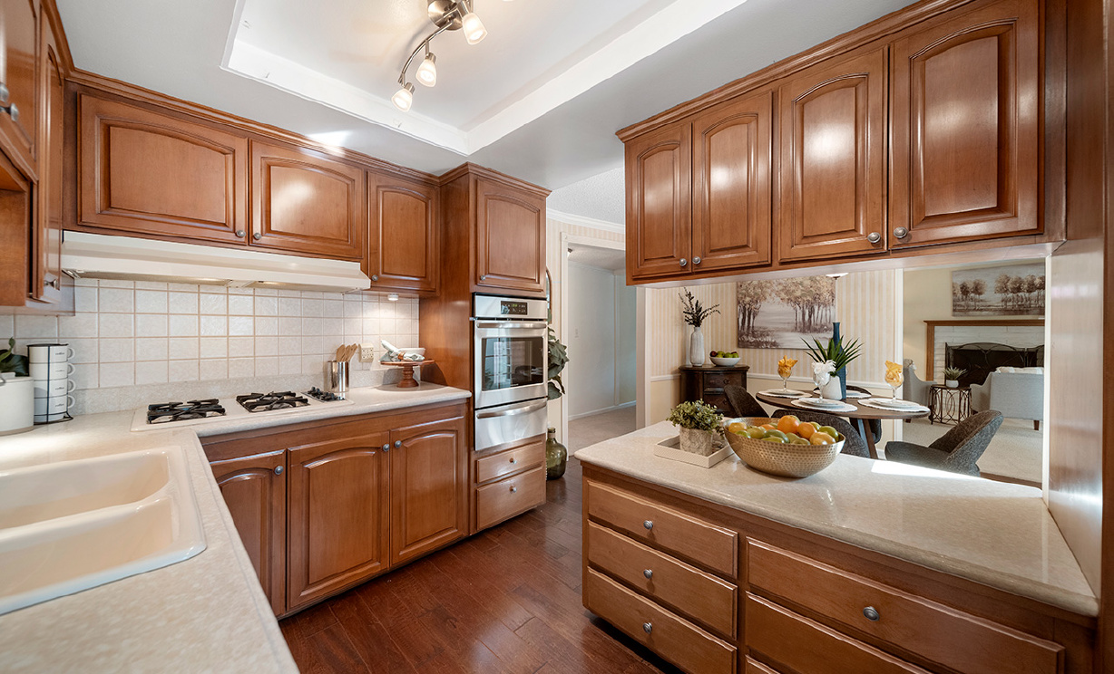 2431 Hartford Ave, Fullerton CA: 
