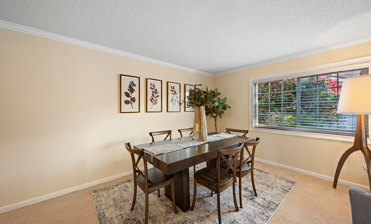 2431 Hartford Ave, Fullerton CA: 