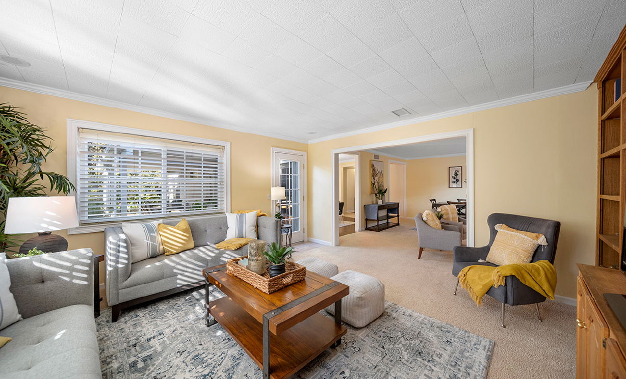 2431 Hartford Ave, Fullerton CA: 