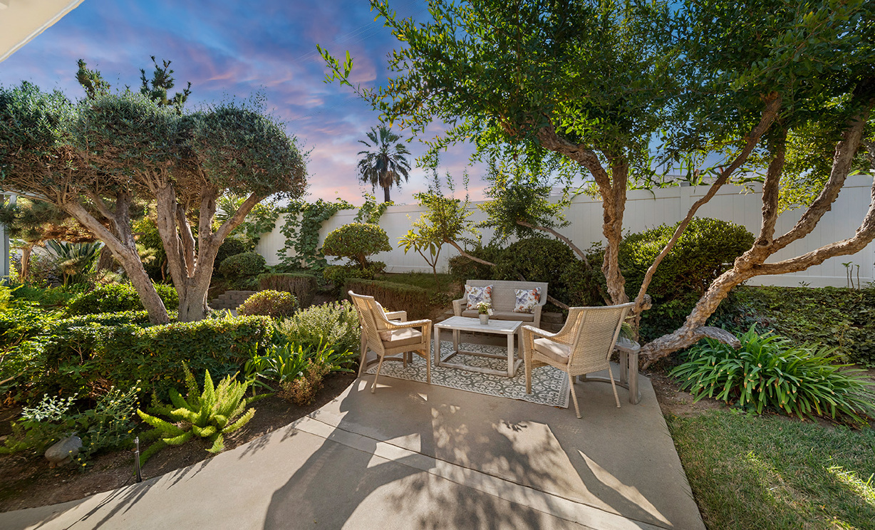 2431 Hartford Ave, Fullerton CA: 
