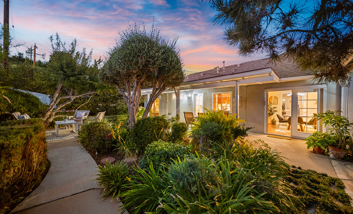 2431 Hartford Ave, Fullerton CA: 