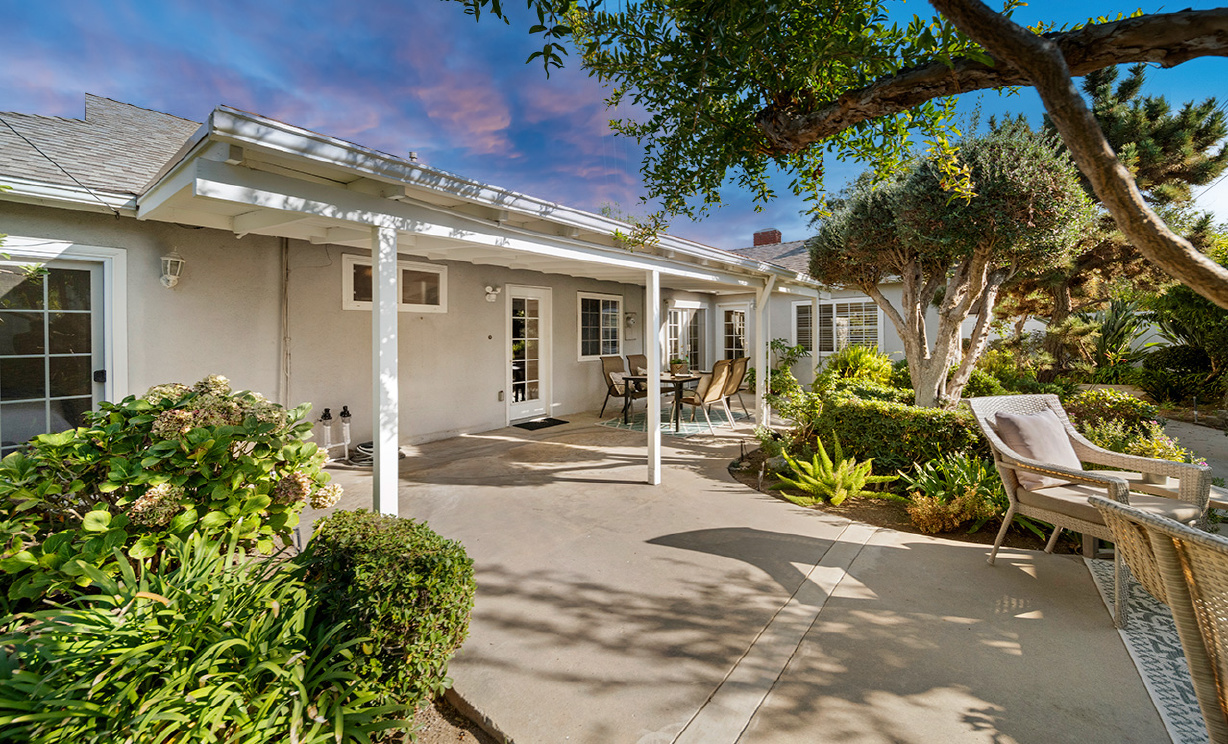 2431 Hartford Ave, Fullerton CA: 