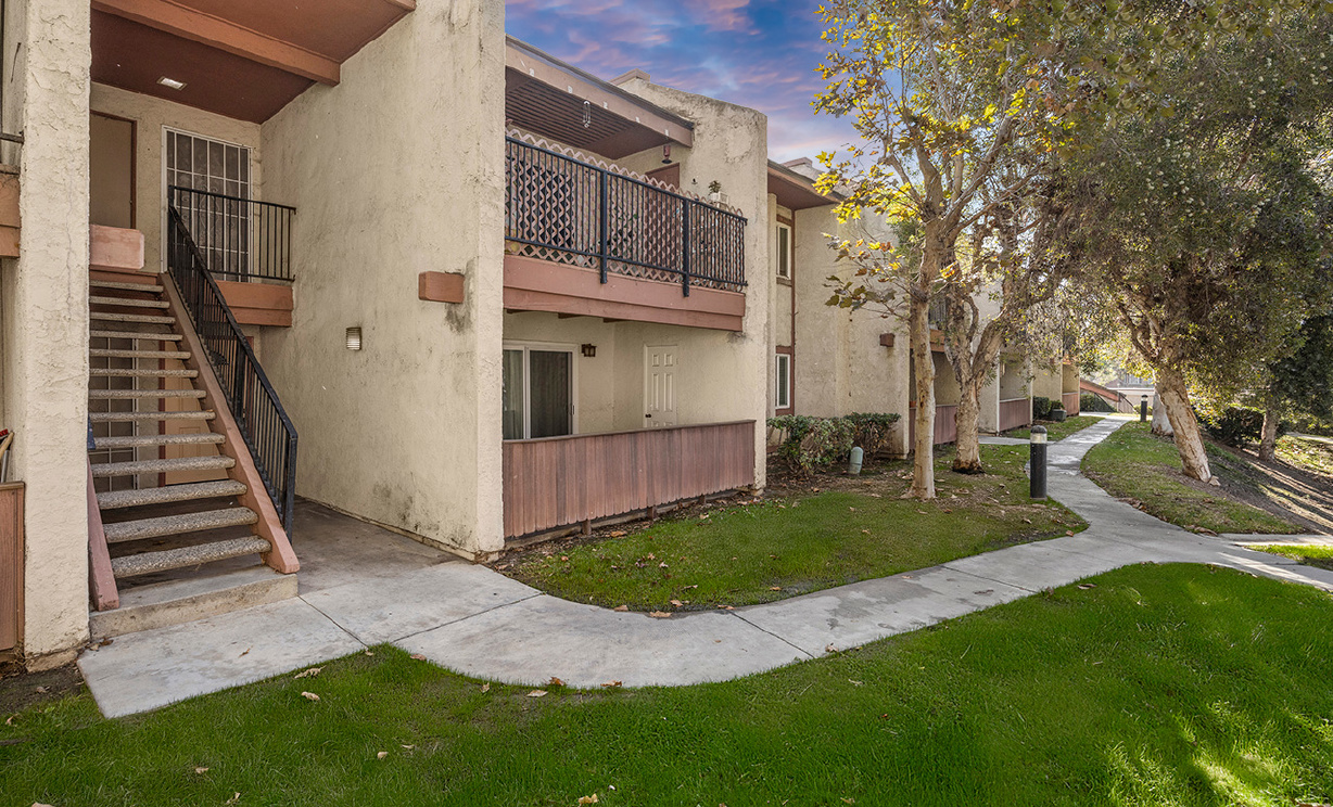 1052 S Idaho St #19, La Habra CA: 