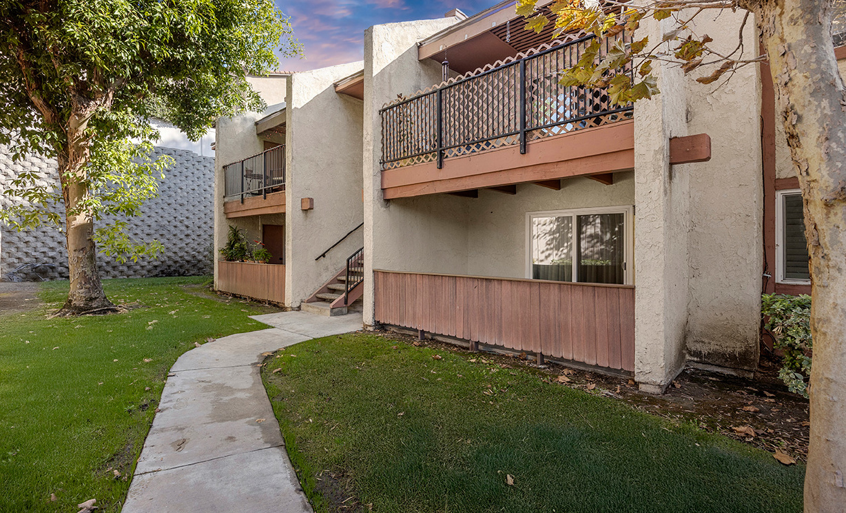 1052 S Idaho St #19, La Habra CA: 