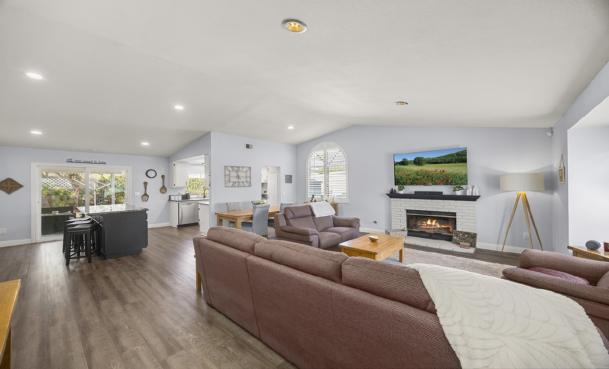 1124 N Sandalwood Avenue, Rialto CA: