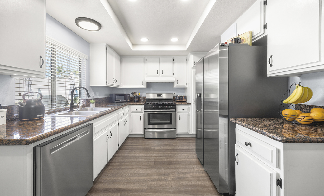 1124 N Sandalwood Avenue, Rialto CA: