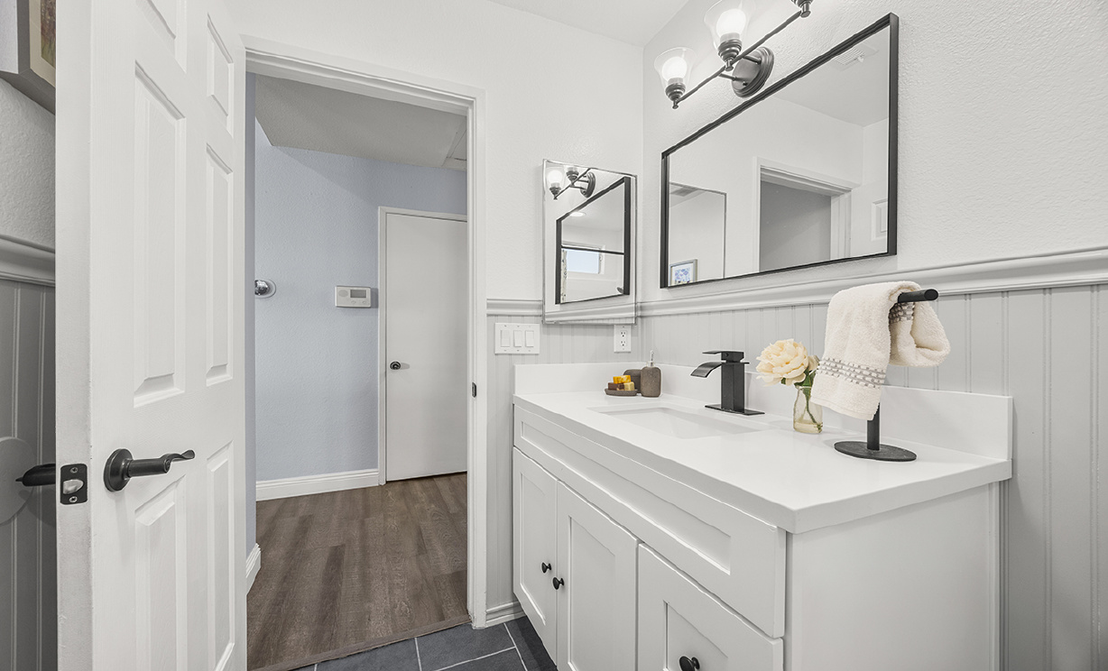 1124 N Sandalwood Avenue, Rialto CA: