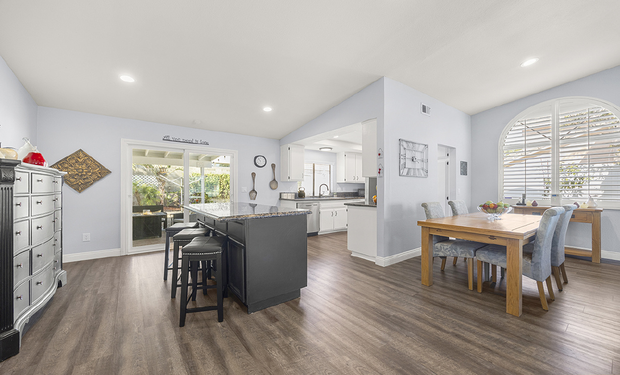 1124 N Sandalwood Avenue, Rialto CA: