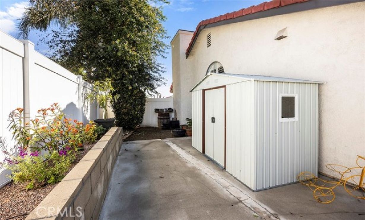 1124 N Sandalwood, Rialto CA: