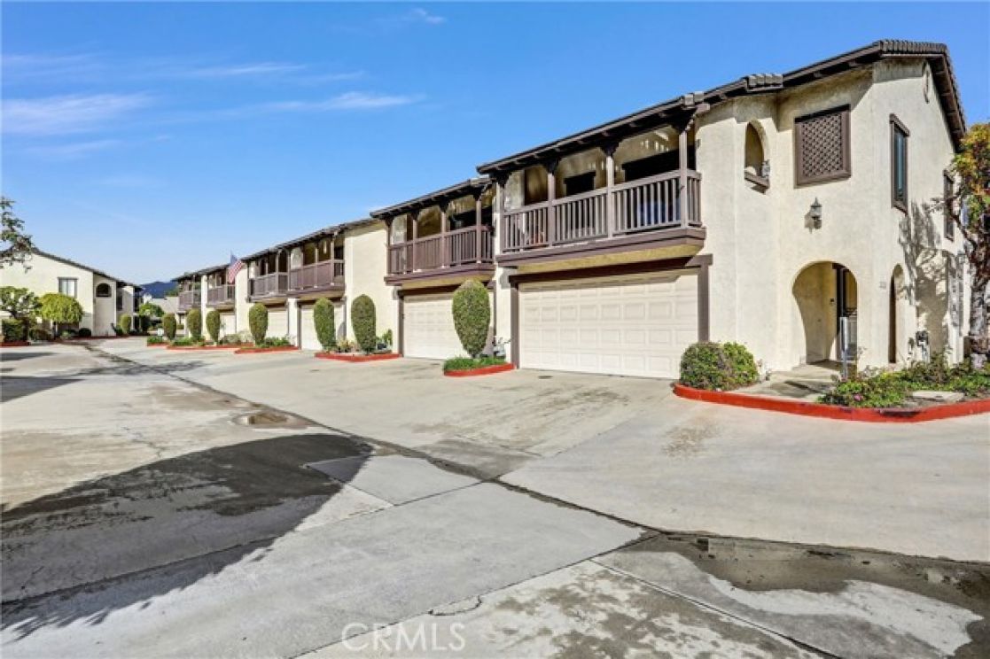 1110 Strawberry, Glendora CA: