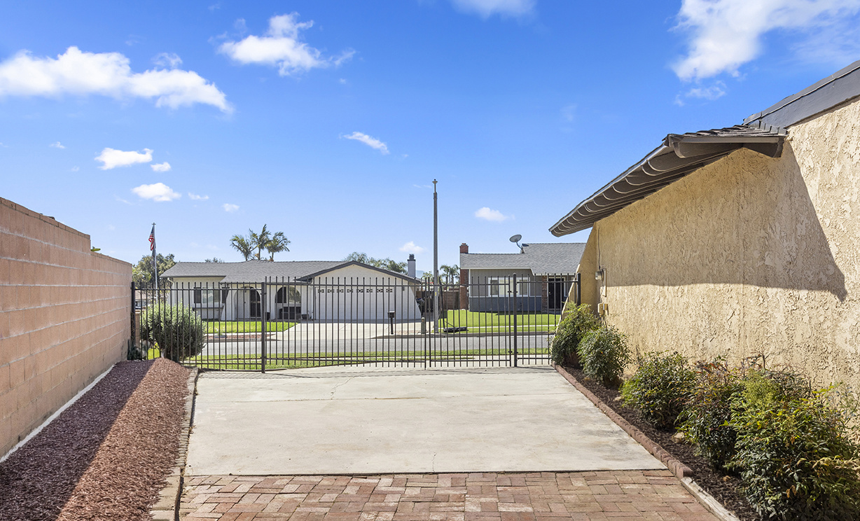 9964 La Mesa Court, Rancho Cucamonga CA: 