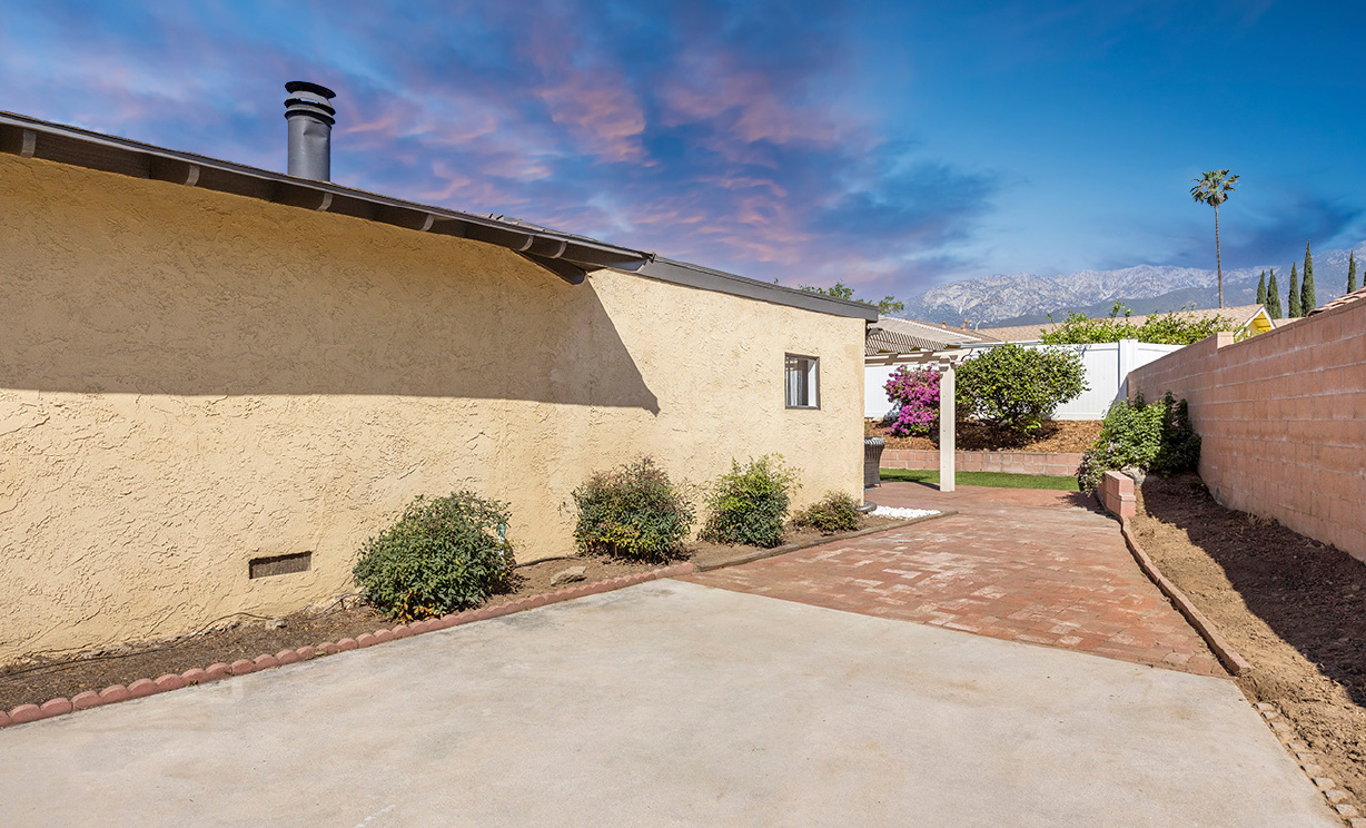 9964 La Mesa Court, Rancho Cucamonga CA: 