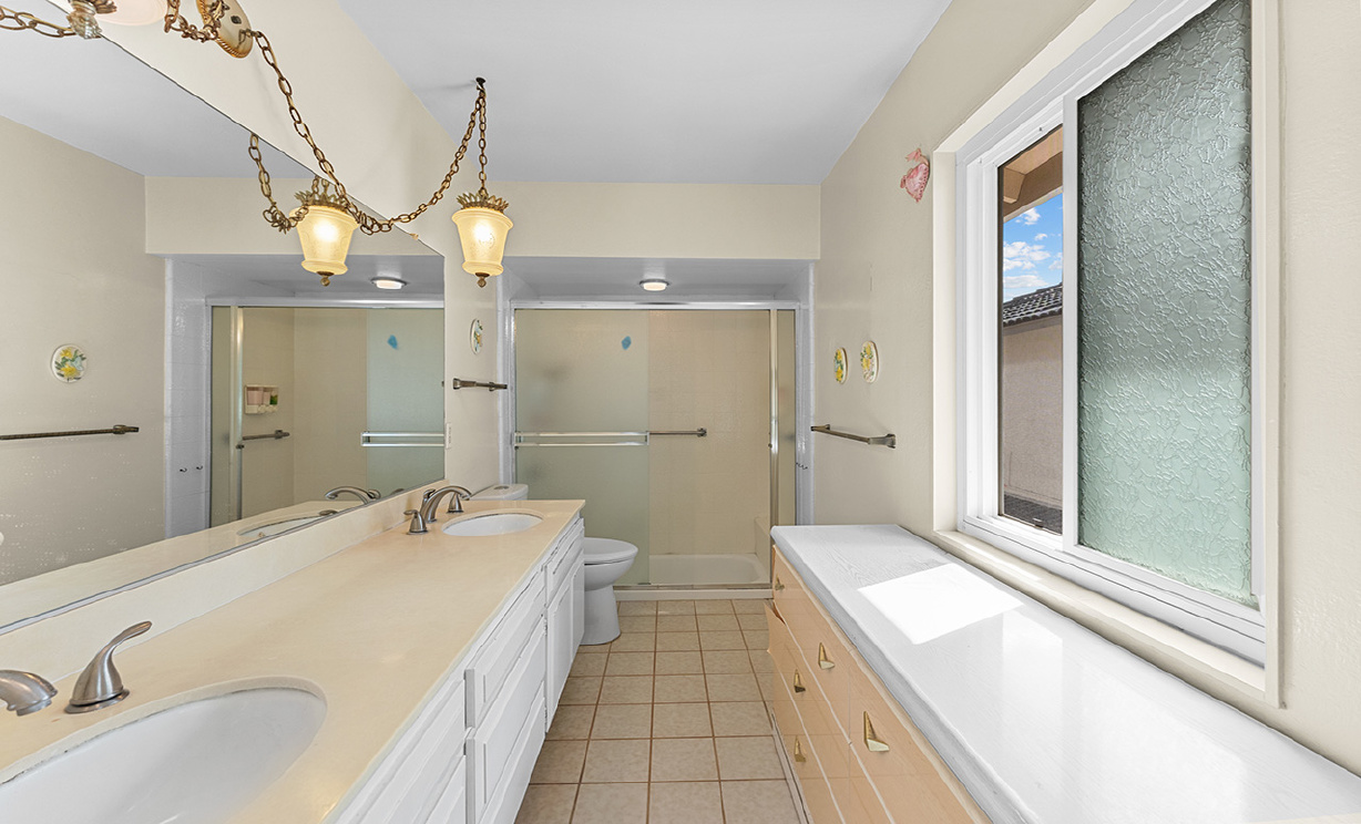 24621 Artemia Ave, Mission Viejo CA: 