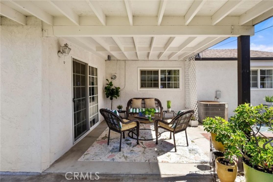 626 S Corta, Santa Ana CA: 