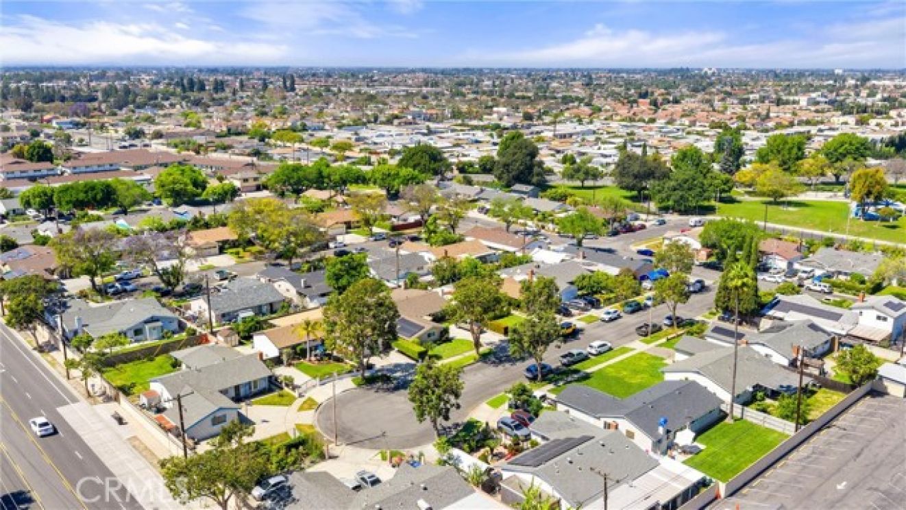 626 S Corta, Santa Ana CA: 