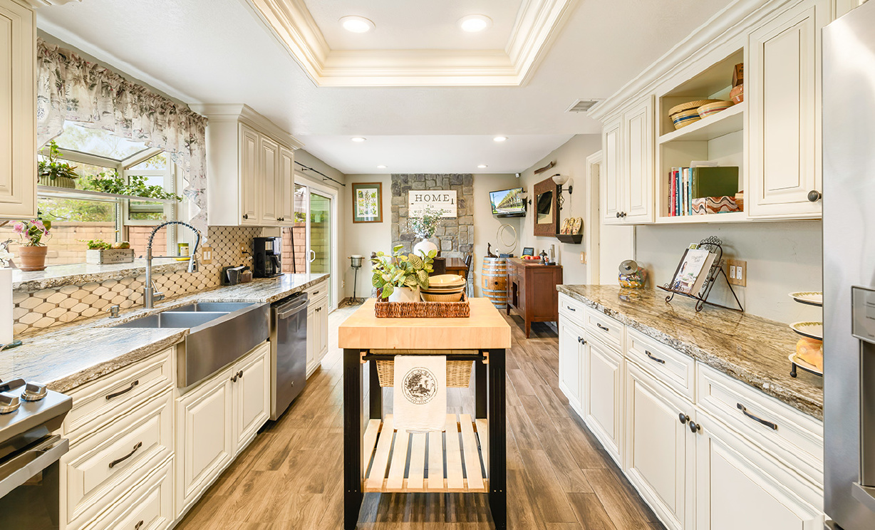 280 S Brookside Court, Anaheim Hills CA: