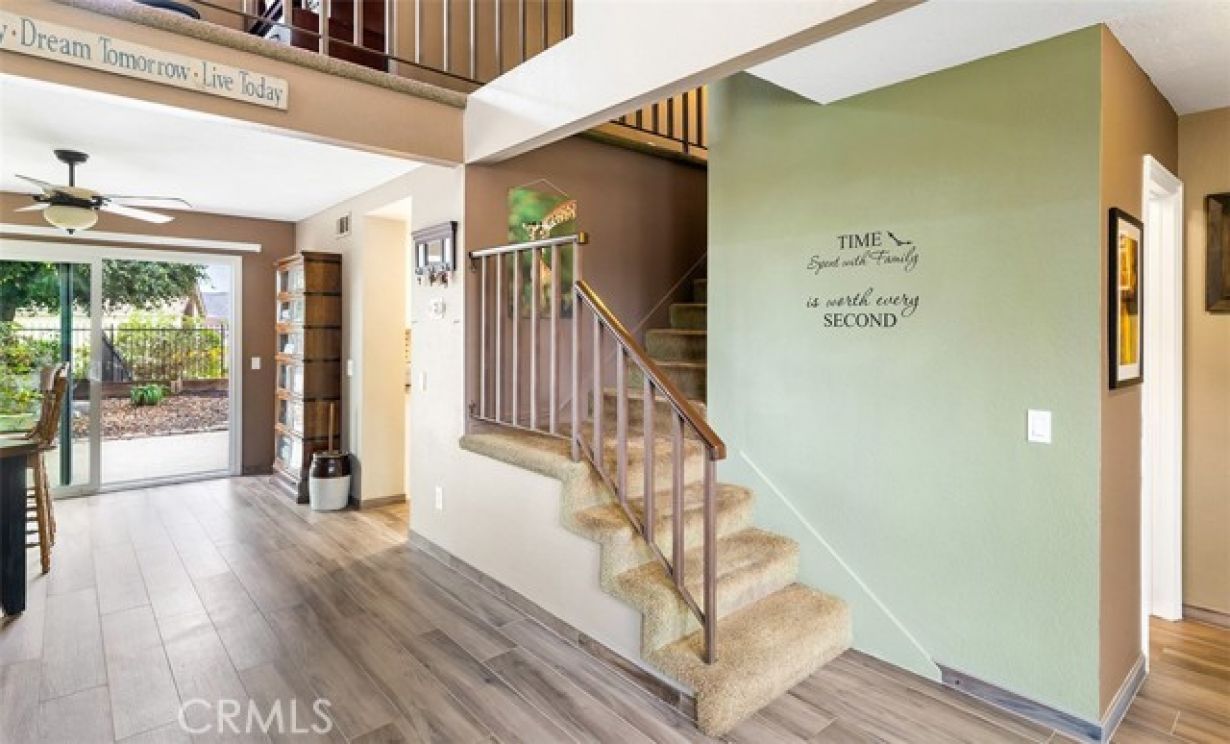 280 S Brookside Court, Anaheim Hills CA: 