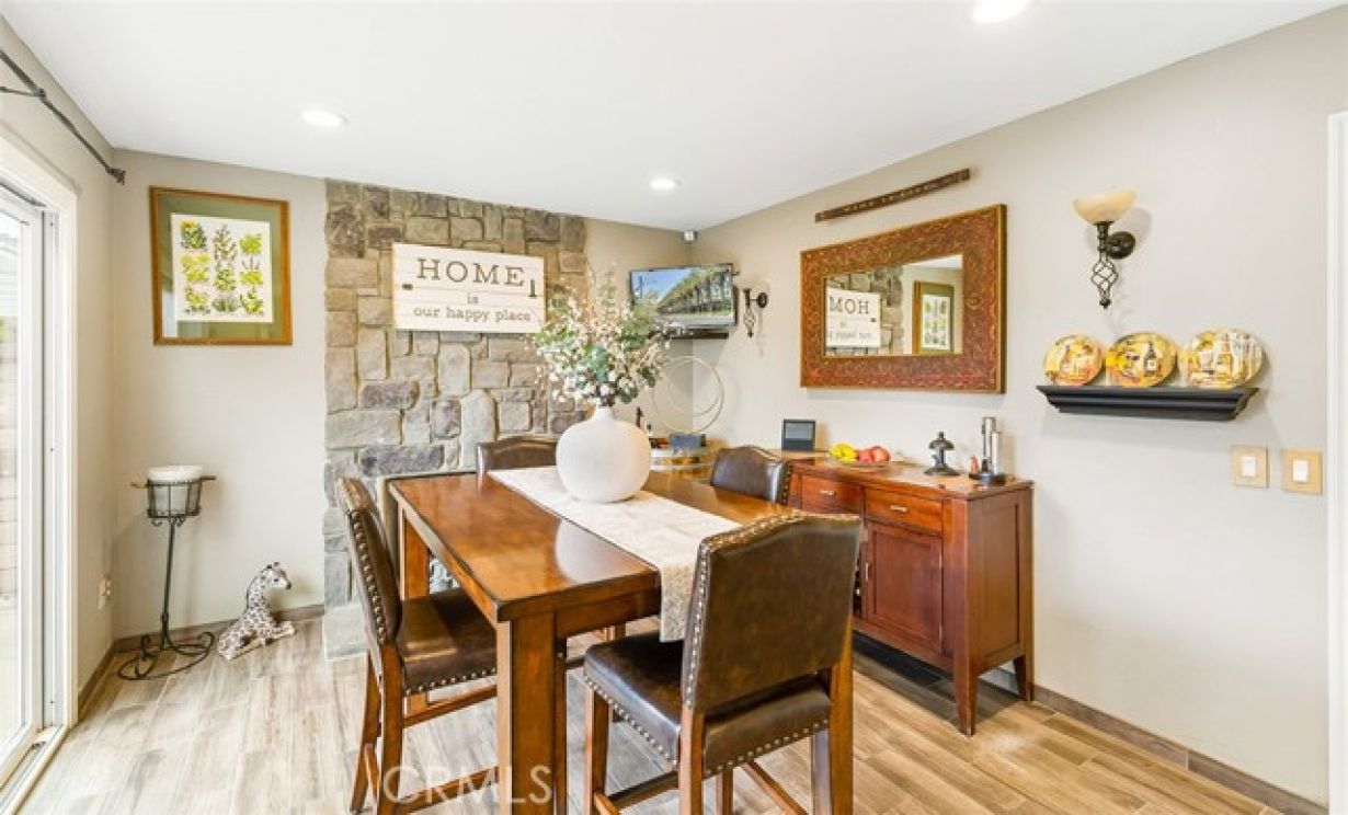 280 S Brookside Court, Anaheim Hills CA: 