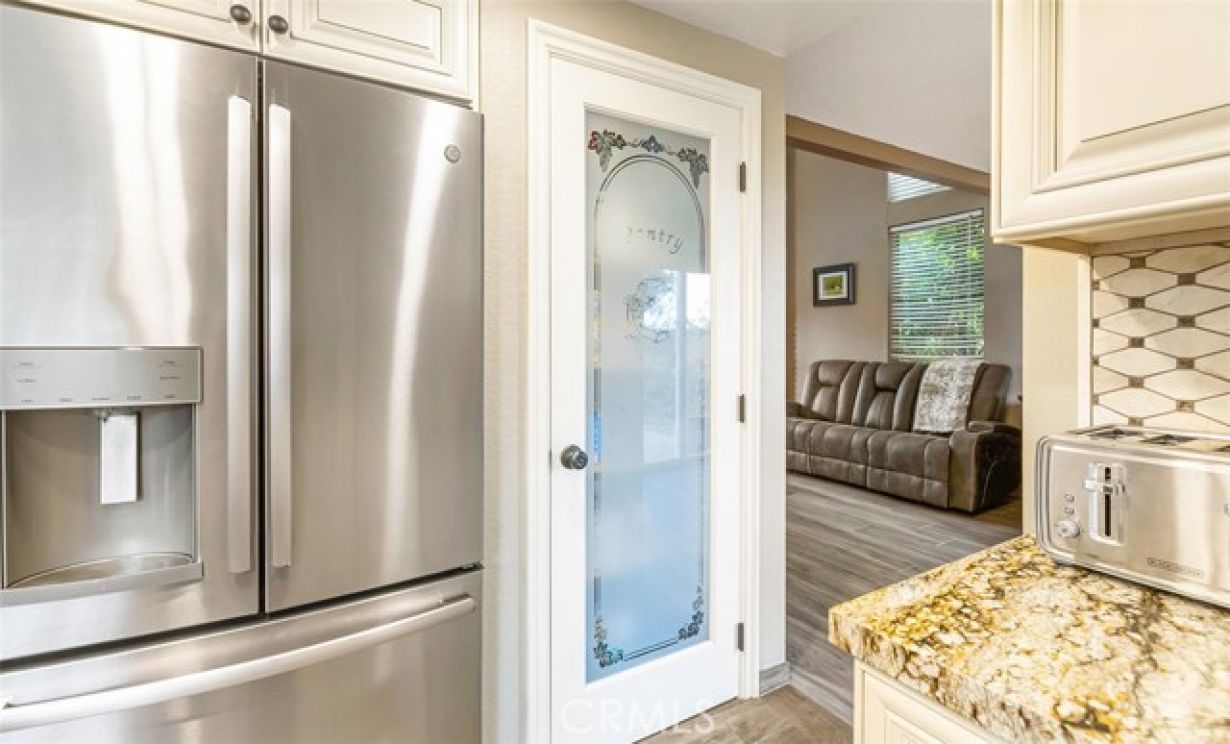 280 S Brookside Court, Anaheim Hills CA: 