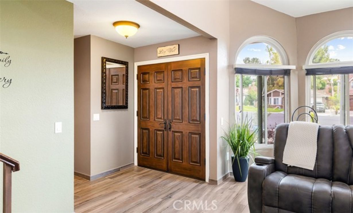 280 S Brookside Court, Anaheim Hills CA: 
