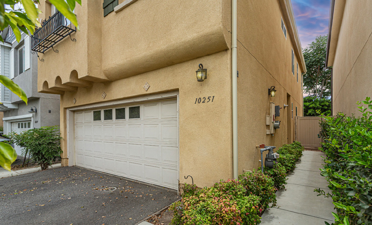 10251 Angel, Los Angeles CA: