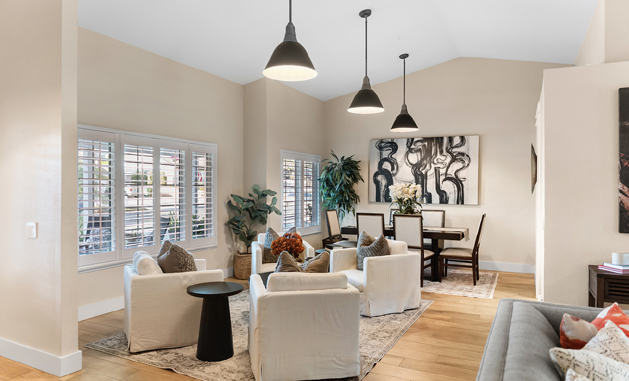 2490 Broken Lance Dr, Norco CA: