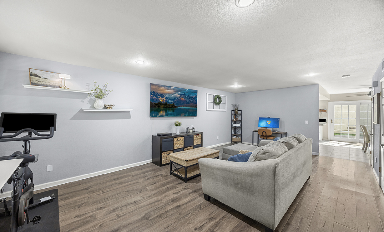 607 Santa Cruz Ct, San Dimas CA: