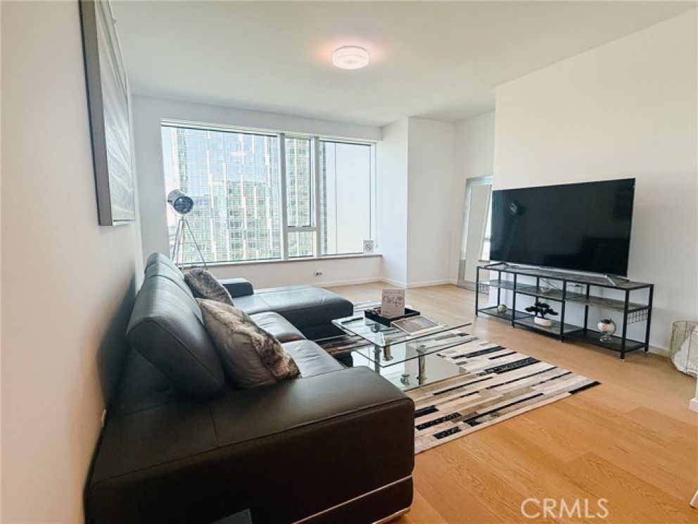 899 Francisco, Los Angeles CA: