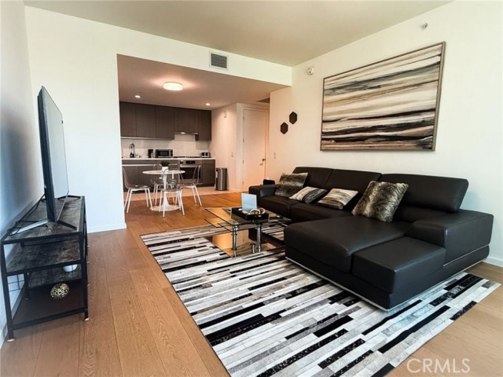 899 Francisco, Los Angeles CA: