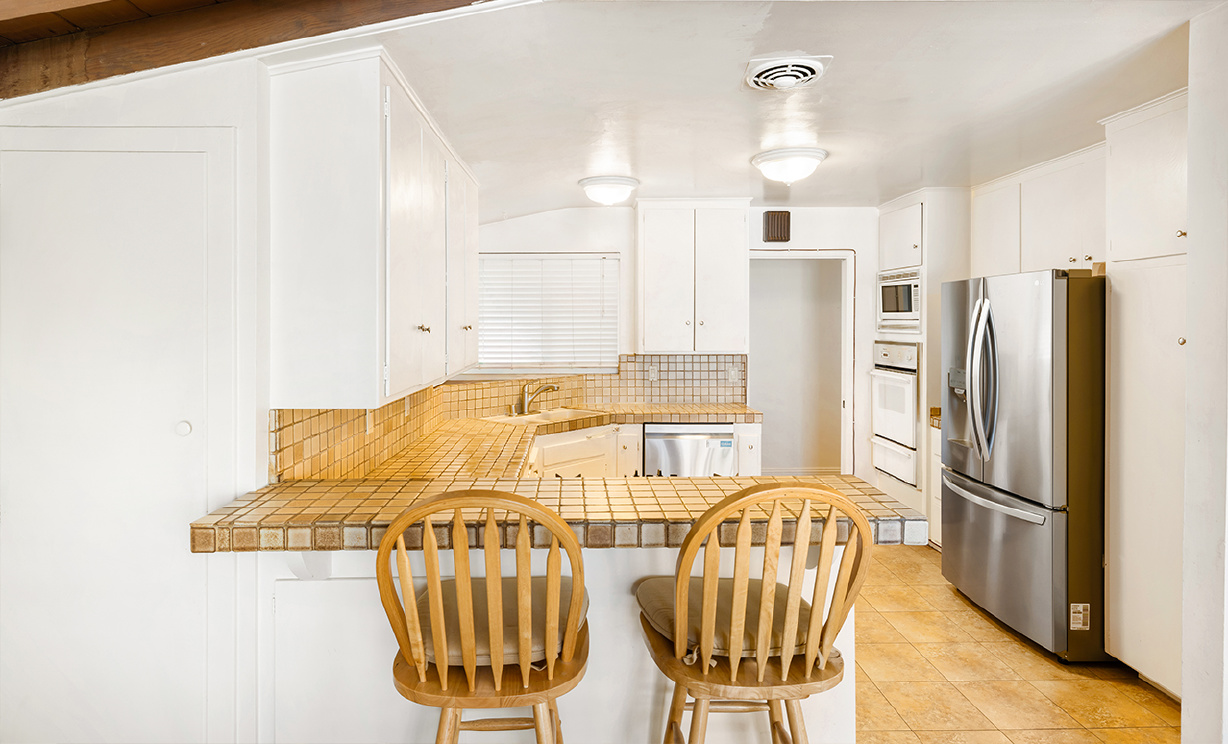 1537 W Edithia Ave, Anaheim CA: 