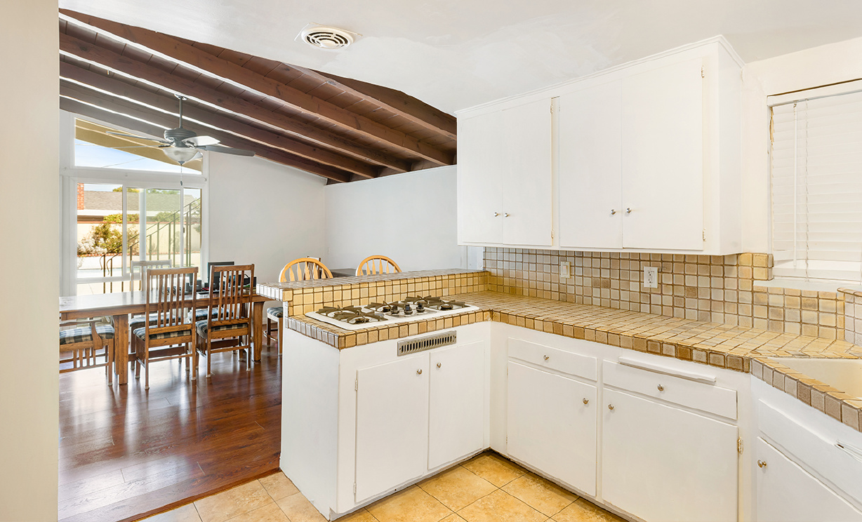 1537 W Edithia Ave, Anaheim CA: 
