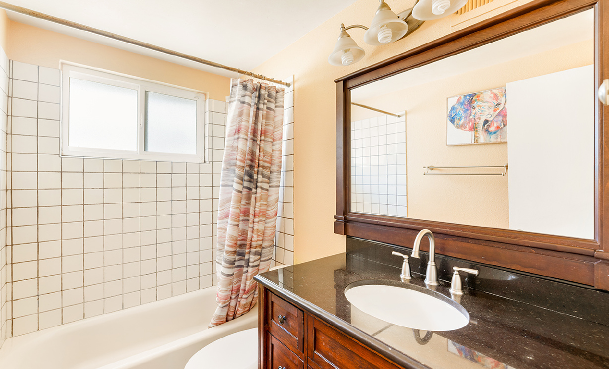 1537 W Edithia Ave, Anaheim CA: 