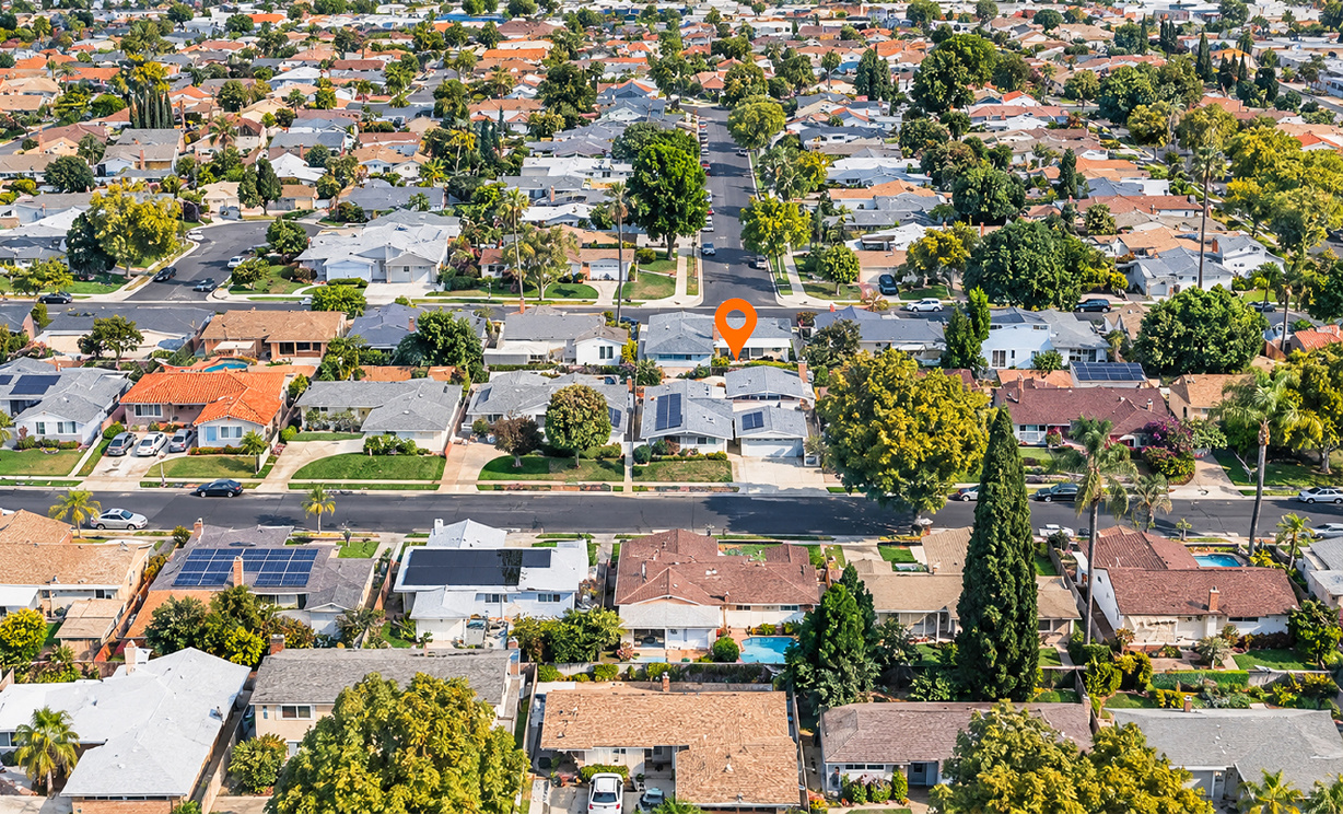 1537 W Edithia Ave, Anaheim CA: 