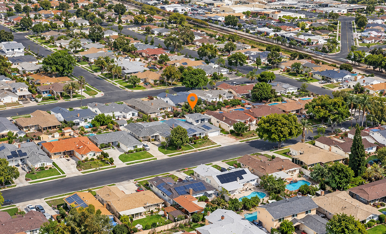 1537 W Edithia Ave, Anaheim CA: 